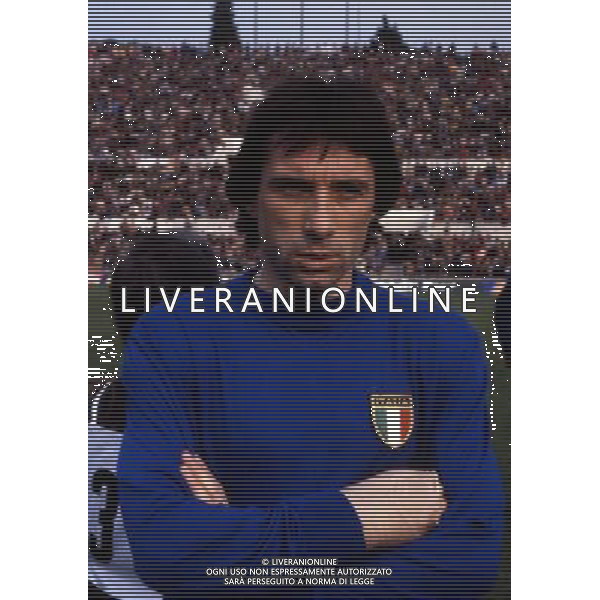 RETROSPETTIVA GIAMPIERO MARINI CALCIATORE NELLA FOTO GIAMPIERO MARINI CON LA MAGLIA DELLA NAZIONALE ITALIANA AG ALDO LIVERANI SAS