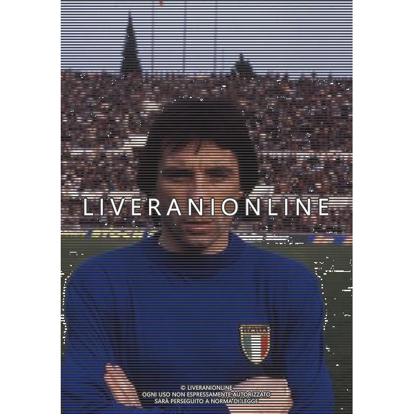 RETROSPETTIVA GIAMPIERO MARINI CALCIATORE NELLA FOTO GIAMPIERO MARINI CON LA MAGLIA DELLA NAZIONALE ITALIANA AG ALDO LIVERANI SAS