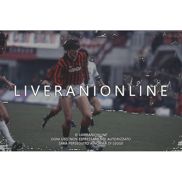 RETROSPETTIVA ALDO SERENA CALCIATORE NELLA FOTO ALDO SERENA CON LA MAGLIA DEL MILAN AG ALDO LIVERANI SAS