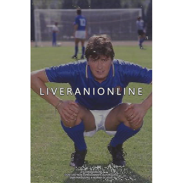 RETROSPETTIVA ALDO SERENA CALCIATORE NELLA FOTO ALDO SERENA CON LA MAGLIA DELLA NAZIONALE ITALIANA AG ALDO LIVERANI SAS