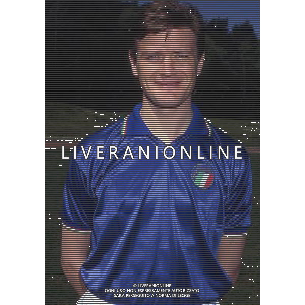 RETROSPETTIVA ALDO SERENA CALCIATORE NELLA FOTO ALDO SERENA CON LA MAGLIA DELLA NAZIONALE ITALIANA AG ALDO LIVERANI SAS