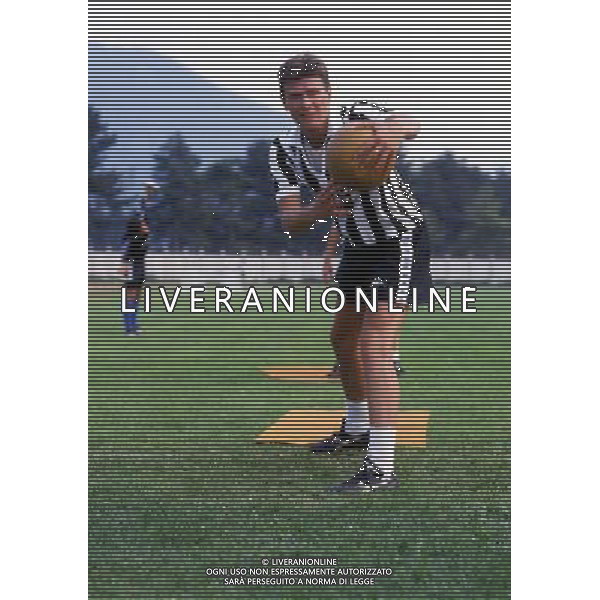 RETROSPETTIVA ALDO SERENA CALCIATORE NELLA FOTO ALDO SERENA CON LA MAGLIA DELLA JUVENTUS AG ALDO LIVERANI SAS