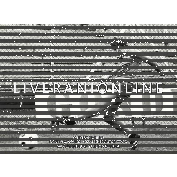 RETROSPETTIVA ALDO SERENA CALCIATORE NELLA FOTO ALDO SERENA CON LA MAGLIA DEL COMO AG ALDO LIVERANI SAS