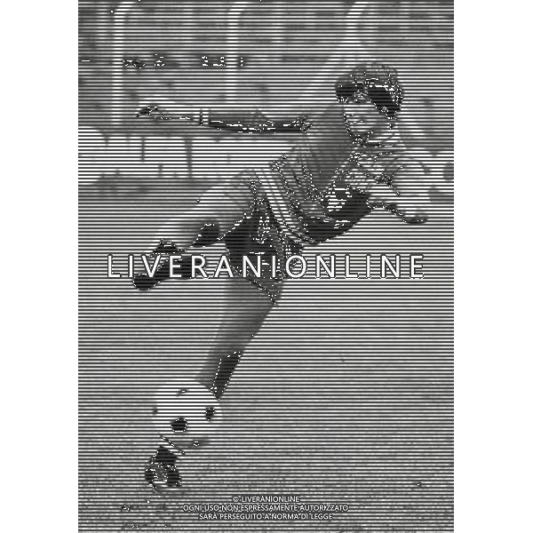 RETROSPETTIVA ALDO SERENA CALCIATORE NELLA FOTO ALDO SERENA CON LA MAGLIA DEL COMO AG ALDO LIVERANI SAS