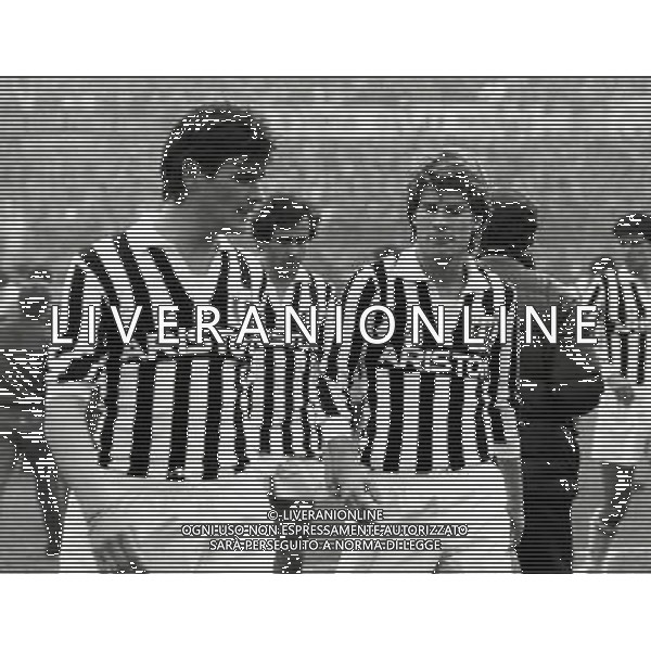 RETROSPETTIVA ALDO SERENA CALCIATORE NELLA FOTO ALDO SERENA CON LA MAGLIA DELLA JUVENTUS E MICHAEL LAUDRUP AG ALDO LIVERANI SAS