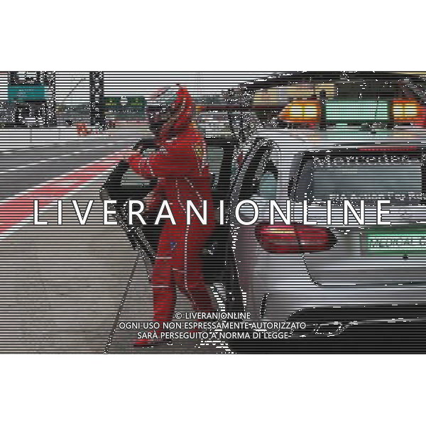 Kimi Raikkonen (FIN) Ferrari returns to the pits after he crashed in the second practice session. 07.10.2017. Formula 1 World Championship, Rd 16, Japanese Grand Prix, Suzuka, Japan, Qualifying Day. / AGENZIA ALDO LIVERANI SAS - ITALY ONLY EDITORIAL USE ONLY - Prove Ufficiali Qualifiche Gp F1 Giappone - Suzuka 7 ottobre 2017