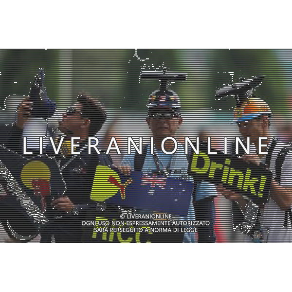 Fans in the paddock. 07.10.2017. Formula 1 World Championship, Rd 16, Japanese Grand Prix, Suzuka, Japan, Qualifying Day. / AGENZIA ALDO LIVERANI SAS - ITALY ONLY EDITORIAL USE ONLY - Prove Ufficiali Qualifiche Gp F1 Giappone - Suzuka 7 ottobre 2017