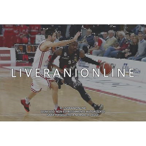 Lega Basket serie A Victoria Libertas Pesaro - Segafredo Virtus Bologna 14/10/2017 nella foto: Michael Umeh ©Claudio Zamagni/Agenzia Aldo Liverani Michael Umeh during basketball match between Victoria Libertas Pallacanestro Pesaro and Segafredo Virtus Bologna at Adriatic Arena in Pesaro on October 14 2017 photo credit Claudio Zamagni/Aldo Liverani Photo Agency 
