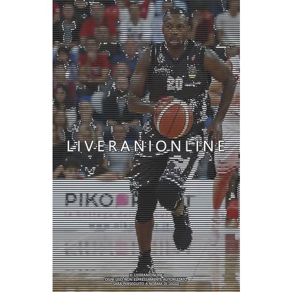 Lega Basket serie A Victoria Libertas Pesaro - Segafredo Virtus Bologna 14/10/2017 nella foto: Oliver Lafayette Â©Claudio Zamagni/Agenzia Aldo Liverani Oliver Lafayette during basketball match between Victoria Libertas Pallacanestro Pesaro and Segafredo Virtus Bologna at Adriatic Arena in Pesaro on October 14 2017 photo credit Claudio Zamagni/Aldo Liverani Photo Agency 