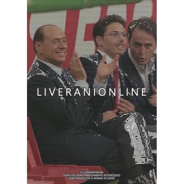 1999-2000 MILANO RETROSPETTIVA SILVIO BERLUSCONI NELLA FOTO SILVIO BERLUSCONI CON IL FIGLIO PIERSILVIO ALLO STADIO SAN SIRO AG ALDO LIVERANI SAS 