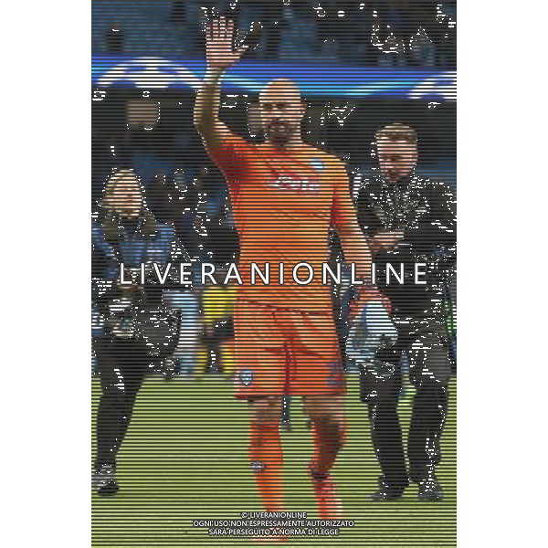MANCHESTER CITY - NAPOLI CHAMPIONS LEAGUE 17 OTTOBRE 2017 NELLA FOTO PEPE REINA A FINE GARA SALUTA I TIFOSI ©MOSCA / AGENZIA ALDO LIVERANI SAS