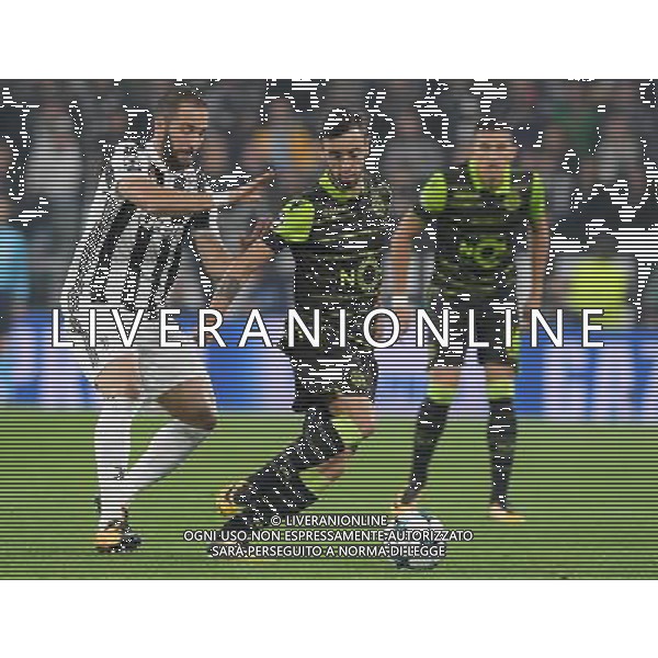 UEFA Champions League 2017/2018 Gruppo D Torino - 18.10.2017 Juventus-Sporting Lisbona Nella Foto:bruno fernandes e gonzalo higuain /Ph.Vitez-Ag. Aldo Liverani