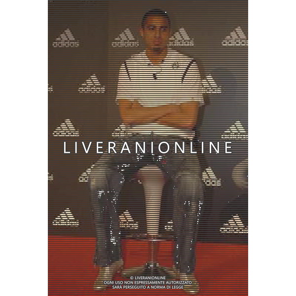 Torino 15/04/2005 Presentazione Nuovo Spot Adidas nella foto david trezeguet ph arcaini/agenzia aldo liverani 