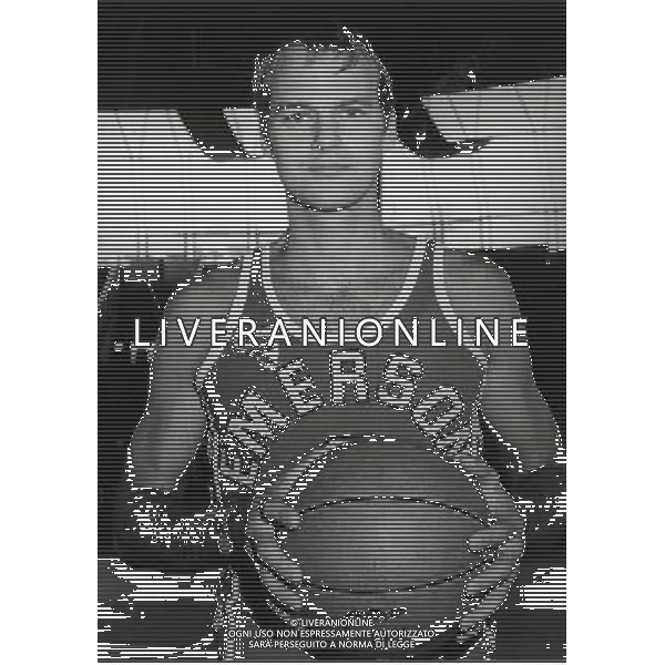 RETROSPETTIVA BOB MORSE PALLACANESTRO NELLA FOTO BOB MORSE CON LA MAGLIA DELL\'EMERSON VARESE AG ALDO LIVERANI SAS
