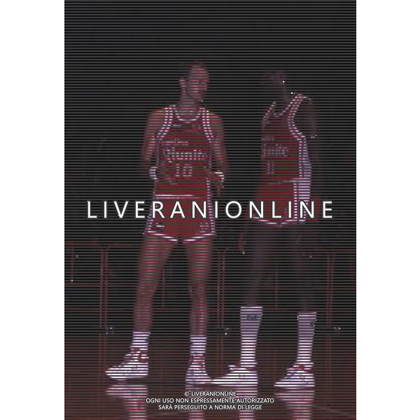 RETROSPETTIVA BOB MORSE PALLACANESTRO NELLA FOTO BOB MORSE CON LA MAGLIA DELLE CANTINE RIUNITE AG ALDO LIVERANI SAS