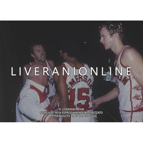 RETROSPETTIVA BOB MORSE PALLACANESTRO NELLA FOTO BOB MORSE CON LA MAGLIA DELLA EMERSON AG ALDO LIVERANI SAS