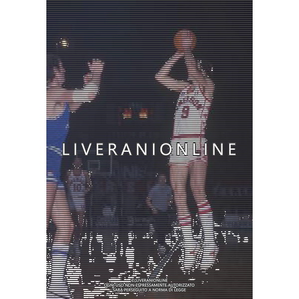 RETROSPETTIVA BOB MORSE PALLACANESTRO NELLA FOTO BOB MORSE CON LA MAGLIA DELLA EMERSON AG ALDO LIVERANI SAS