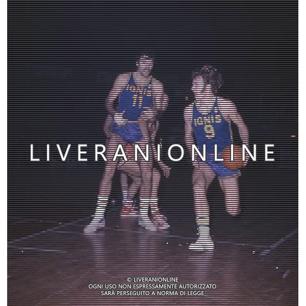 RETROSPETTIVA BOB MORSE PALLACANESTRO NELLA FOTO BOB MORSE CON DINO MENEGHIN CON LA MAGLIA IGNIS AG ALDO LIVERANI SAS