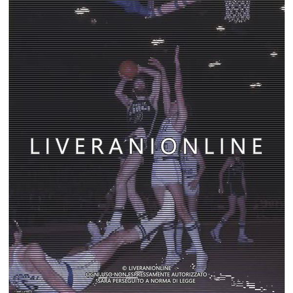 RETROSPETTIVA BOB MORSE PALLACANESTRO NELLA FOTO BOB MORSE CON LA MAGLIA DELLA MOBILGIRGI AG ALDO LIVERANI SAS