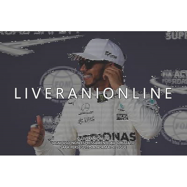 Lewis Hamilton (GBR) Mercedes AMG F1 celebrates his pole position in qualifying parc ferme. 21.10.2017. Formula 1 World Championship, Rd 17, United States Grand Prix, Austin, Texas, USA, Qualifying Day. AG ALDO LIVERANI SAS ONLY ITALY