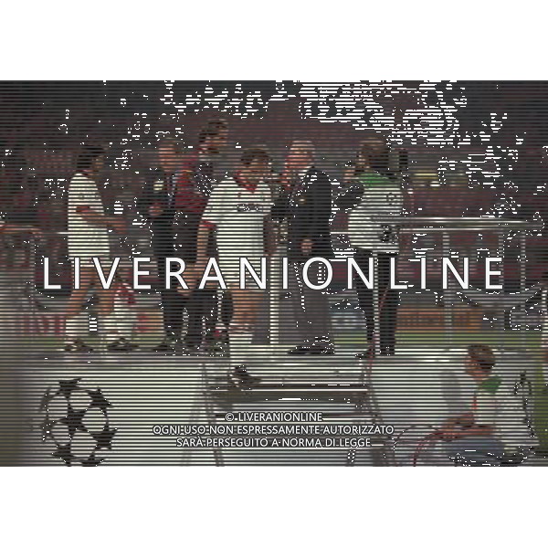 24-05-1995 VIENNA FINALE DI CHAMPIONS LEAGUE MILAN AJAX 0-1 NELLA FOTO GIOCATORI DEL MILAN DELUSI A FINE GARA AG ALDO LIVERANI SAS