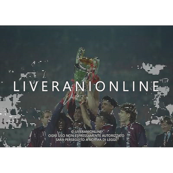 24-05-1995 VIENNA FINALE DI CHAMPIONS LEAGUE MILAN AJAX 0-1 NELLA FOTO LA SQUADRA DELL\'AJAX VINCE LA COPPA DEI CAMPIONI CLARENCE SEEDORF-PATRIK KLUIVERT-FRANK RIJKAARD ED EDGARD DAVIDS AG ALDO LIVERANI SAS
