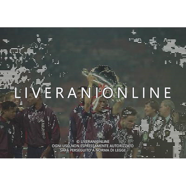 24-05-1995 VIENNA FINALE DI CHAMPIONS LEAGUE MILAN AJAX 0-1 NELLA FOTO I GIOCATORI DELL\'AJAX CON LA COPPA DEI CAMPIONI AG ALDO LIVERANI SAS