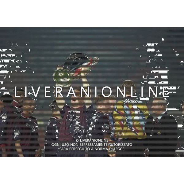 24-05-1995 VIENNA FINALE DI CHAMPIONS LEAGUE MILAN AJAX 0-1 NELLA FOTO DE BOER CON LA COPPA DEI CAMPIONI AG ALDO LIVERANI SAS