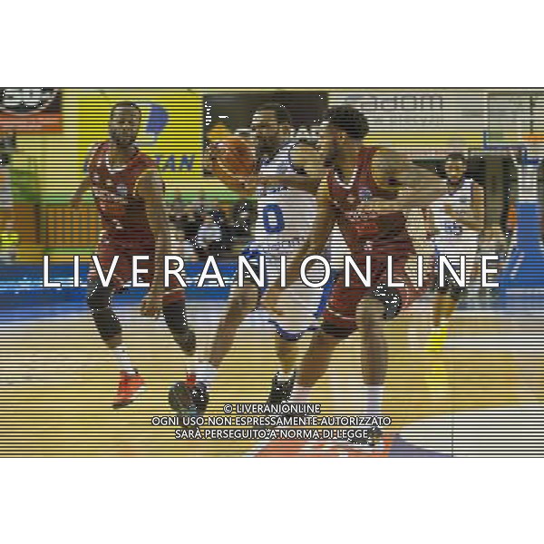 24.10.2017, Radom, koszykowka, Liga Mistrzow, Basketball Champions League, Rosa Radom - Umana Reyer Venezia, Dominique Johnson (Umana), Kevin Punter (Rosa), Marquez Hayne (Umana), fot. Tomasz Jastrzebowski / Foto Olimpik / NEWSPIX.PL --- Newspix.pl AG ALDO LIVERANI SAS