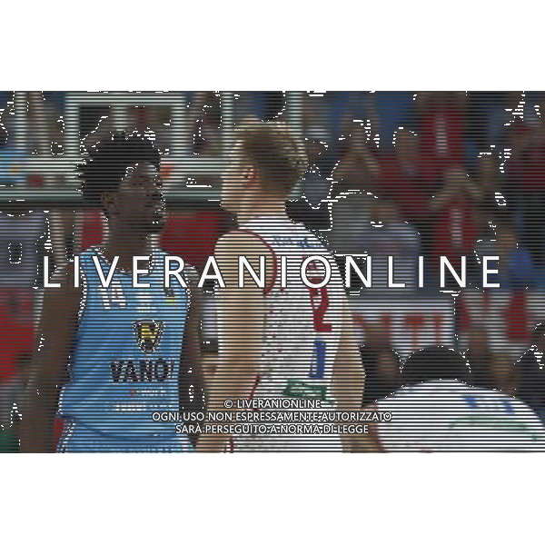 Lega Basket serie A Victoria Libertas Pesaro - Vanoli Basket Cremona 29/10/2017 nella foto: Sims Henry Mika Erik Â©Claudio Zamagni/Agenzia Aldo Liverani Sims Henry Mika Erik during basketball match between Victoria Libertas Pallacanestro Pesaro and Vanoli Basket Cremona at Adriatic Arena in Pesaro on October 29 2017 photo credit Claudio Zamagni/Aldo Liverani Photo Agency 
