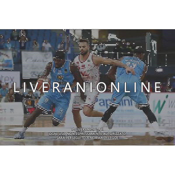 Lega Basket serie A Victoria Libertas Pesaro - Vanoli Basket Cremona 29/10/2017 nella foto: Johnson Odom Darius Bertone Pablo ©Claudio Zamagni/Agenzia Aldo Liverani Johnson Odom Darius Bertone Pablo during basketball match between Victoria Libertas Pallacanestro Pesaro and Vanoli Basket Cremona at Adriatic Arena in Pesaro on October 29 2017 photo credit Claudio Zamagni/Aldo Liverani Photo Agency 