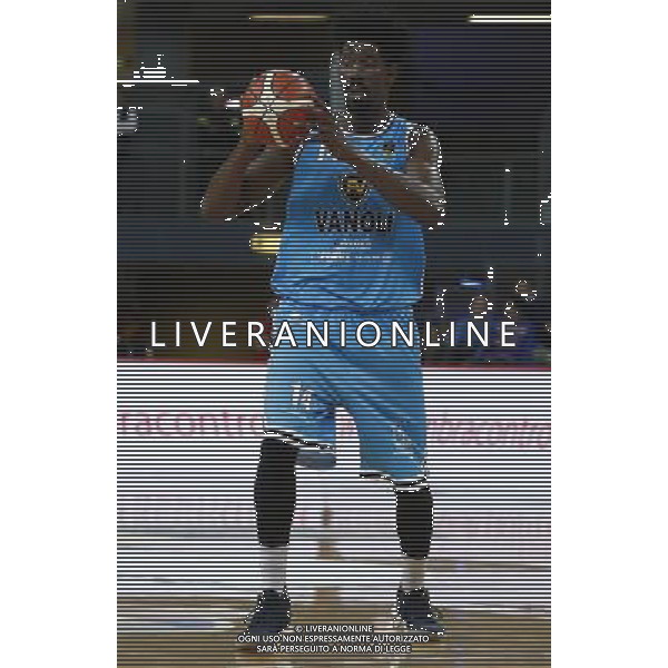 Lega Basket serie A Victoria Libertas Pesaro - Vanoli Basket Cremona 29/10/2017 nella foto: Sims Henry ©Claudio Zamagni/Agenzia Aldo Liverani Sims Henry during basketball match between Victoria Libertas Pallacanestro Pesaro and Vanoli Basket Cremona at Adriatic Arena in Pesaro on October 29 2017 photo credit Claudio Zamagni/Aldo Liverani Photo Agency 