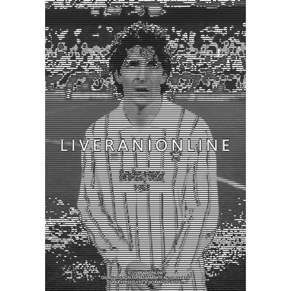 RETROSPETTIVA PAOLO ROSSI CALCIATORE NELLA FOTO PAOLO ROSSI CON LA MAGLIA DEL MILAN AG ALDO LIVERANI SAS 