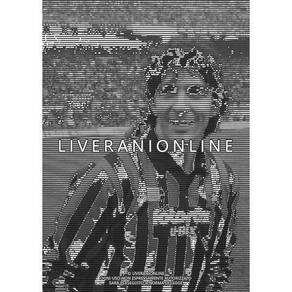 RETROSPETTIVA PAOLO ROSSI CALCIATORE 1985-86 NELLA FOTO PAOLO ROSSI CON LA MAGLIA DEL MILAN AG ALDO LIVERANI SAS 