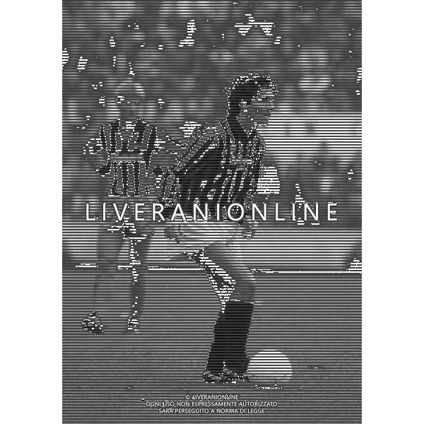 RETROSPETTIVA PAOLO ROSSI CALCIATORE 1985-86 NELLA FOTO PAOLO ROSSI CON LA MAGLIA DEL MILAN AG ALDO LIVERANI SAS 