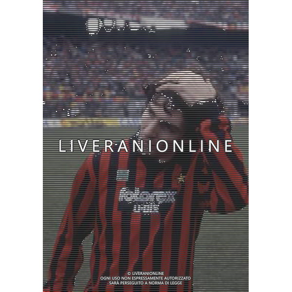 RETROSPETTIVA PAOLO ROSSI CALCIATORE NELLA FOTO PAOLO ROSSI CON LA MAGLIA DEL MILAN AG ALDO LIVERANI SAS