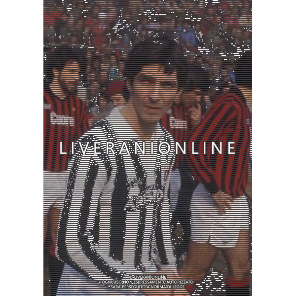 RETROSPETTIVA PAOLO ROSSI CALCIATORE NELLA FOTO PAOLO ROSSI CON LA MAGLIA DELLA JUVENTUS AG ALDO LIVERANI SAS