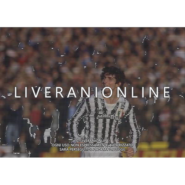 RETROSPETTIVA PAOLO ROSSI CALCIATORE NELLA FOTO PAOLO ROSSI CON LA MAGLIA DELLA JUVENTUS AG ALDO LIVERANI SAS