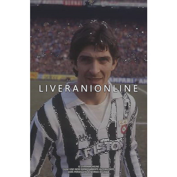 RETROSPETTIVA PAOLO ROSSI CALCIATORE NELLA FOTO PAOLO ROSSI CON LA MAGLIA DELLA JUVENTUS AG ALDO LIVERANI SAS