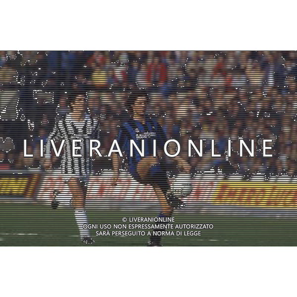 RETROSPETTIVA PAOLO ROSSI CALCIATORE NELLA FOTO PAOLO ROSSI CON LA MAGLIA DELLA JUVENTUS E FULVIO COLLOVATI AG ALDO LIVERANI SAS