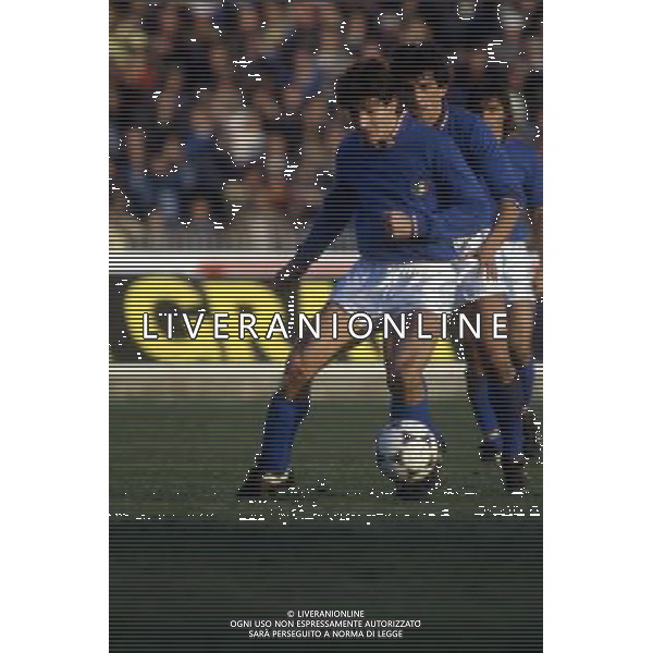RETROSPETTIVA PAOLO ROSSI CALCIATORE NELLA FOTO PAOLO ROSSI CON LA MAGLIA DELLA NAZIONALE ITALIANA AG ALDO LIVERANI SAS