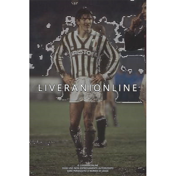 RETROSPETTIVA PAOLO ROSSI CALCIATORE NELLA FOTO PAOLO ROSSI CON LA MAGLIA DELLA JUVENTUS AG ALDO LIVERANI SAS
