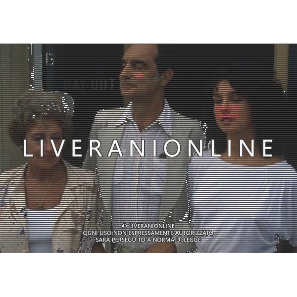 RETROSPETTIVA ITALO CALVINO SCRITTORE NELLA FOTO ITALO CALVINO CON LA MOGLIE E LA FIGLIA AG ALDO LIVERANI SAS
