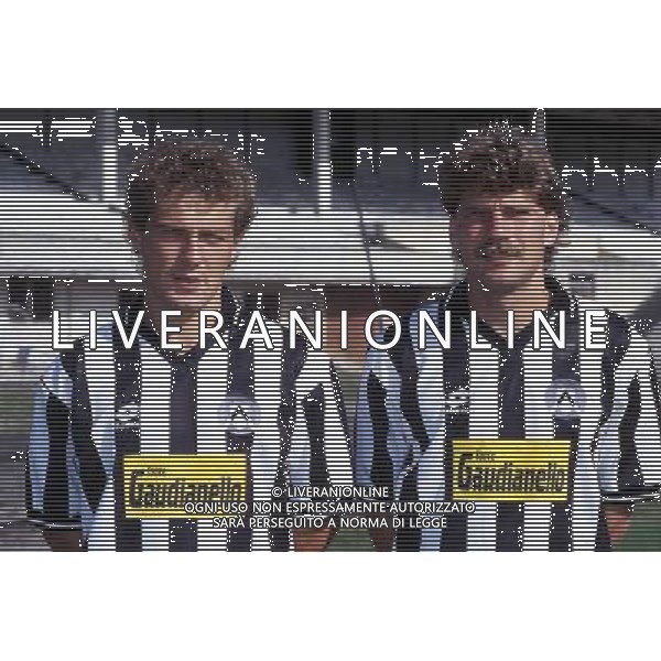 RETROSPETTIVA MAREK KOZMINSKI CALCIATORE NELLA FOTO MAREK KOZMINSKI CON Piotr Czachowski CON LA MAGLIA DELL\'UDINESE AG ALDO LIVERANI SAS