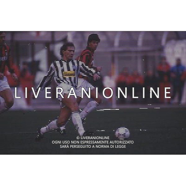 RETROSPETTIVA MAREK KOZMINSKI CALCIATORE NELLA FOTO MAREK KOZMINSKI CON LA MAGLIA DELL\'UDINESE AG ALDO LIVERANI SAS