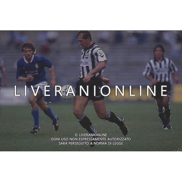 RETROSPETTIVA MAREK KOZMINSKI CALCIATORE NELLA FOTO MAREK KOZMINSKI CON LA MAGLIA DELL\'UDINESE AG ALDO LIVERANI SAS