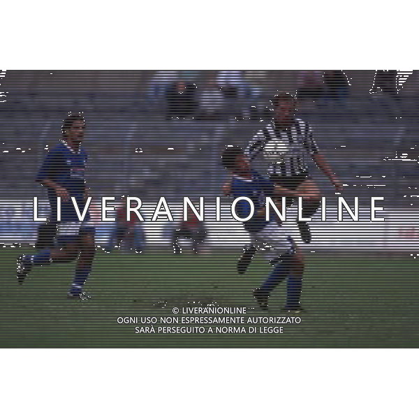 RETROSPETTIVA MAREK KOZMINSKI CALCIATORE NELLA FOTO MAREK KOZMINSKI CON LA MAGLIA DELL\'UDINESE AG ALDO LIVERANI SAS