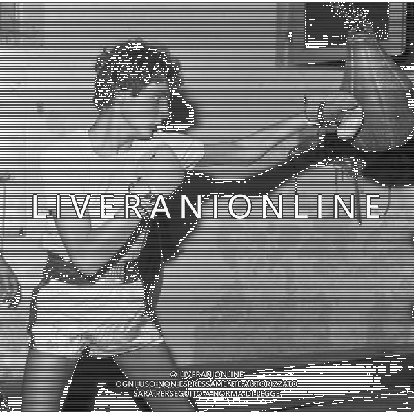 JUAN CARLOS DURAN, pugile argentino naturalizzato italiano - RETROSPETTIVA nella foto il figlio Alessandro durante l\'allenamento in palestra a Ferrara nel 1980 ©ARCHIVIO / AGENZIA ALDO LIVERANI SAS 