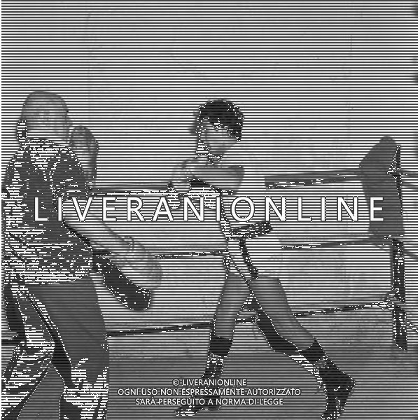 JUAN CARLOS DURAN, pugile argentino naturalizzato italiano - RETROSPETTIVA nella foto il figlio Alessandro durante l\'allenamento in palestra a Ferrara nel 1980 ©ARCHIVIO / AGENZIA ALDO LIVERANI SAS 