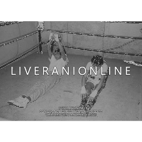 JUAN CARLOS DURAN, pugile argentino naturalizzato italiano - RETROSPETTIVA nella foto il figlio Alessandro e Massimiliano durante l\'allenamento in palestra a Ferrara nel 1980 ©ARCHIVIO / AGENZIA ALDO LIVERANI SAS 